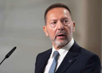 Στουρνάρας: Στο 2% το επιτόκιο της ΕΚΤ μέχρι το φθινόπωρο