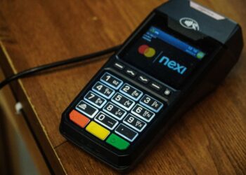 Διασύνδεση POS με ταμειακές: Μεγάλη η διαφορά στα χρήματα που δηλώθηκαν