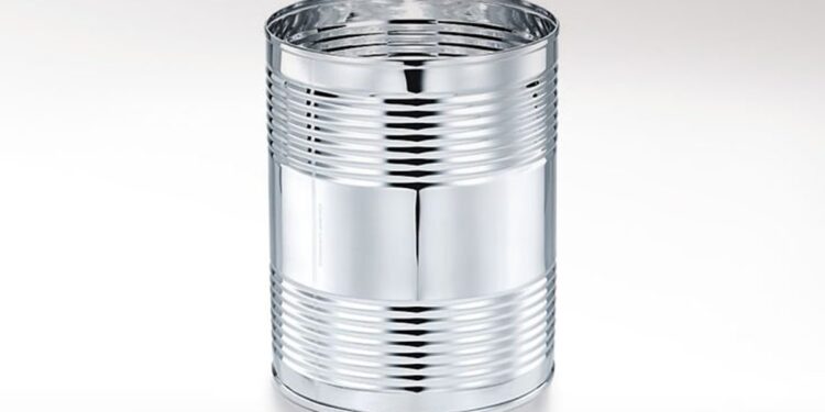 Κλωτσάνε το τενεκεδάκι…