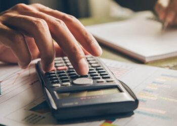 Έρχεται πακέτο μέτρων με φθηνότερα κεφάλαια και μείωση εισφορών για επιχειρήσεις