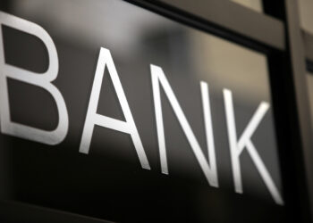 Ο S&P προχώρησε στην αναβάθμιση τεσσάρων ελληνικών τραπεζών