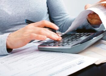 «Κλειδώνουν» οι νέες μειώσεις φόρων για τη μεσαία τάξη