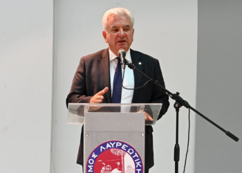 Ο δήμαρχος Λαυρεωτικής βάζει τα πράγματα στη θέση τους