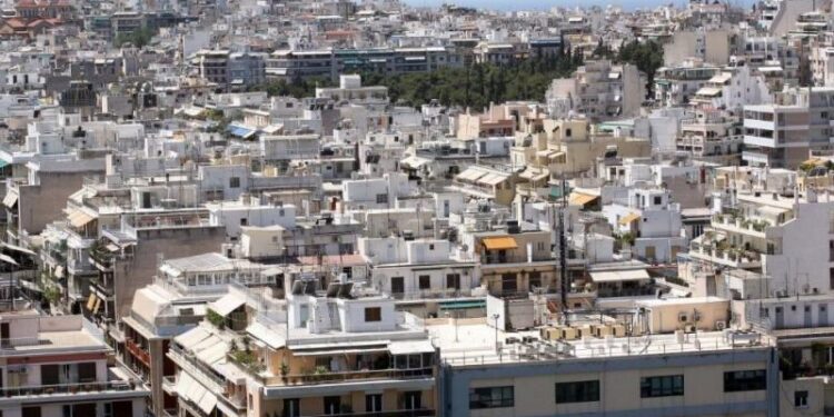 ΕΝΦΙΑ: Ποιοι απαλλάσσονται από τον βαρύ φόροι και ποιοι κινδυνεύουν να χάσουν την έκπτωση