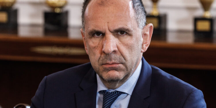 Γεραπετρίτης για Μεσανατολικό: Ο εκτοπισμός των Παλαιστινίων θα οδηγούσε σε περιφερειακή αστάθεια