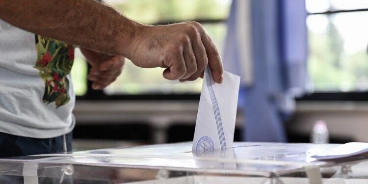 Alco: Προβάδισμα 11,1 μονάδων στη ΝΔ - Κέρδη για Πλεύση Ελευθερίας και Φωνή Λογικής