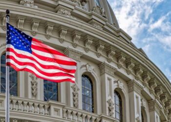 ΗΠΑ: Χιλιάδες απολυμένοι διαδήλωσαν κατά της κυβέρνησης Τραμπ