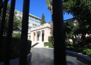 Να περάσει ο επόμενος