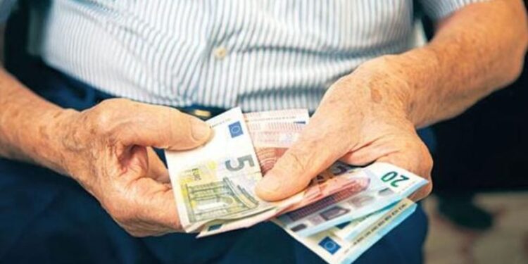Αναδρομικά: Σημείο – Σημείο η απόφαση για την επιστροφή των δώρων για τους συνταξιούχους