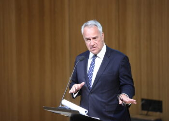 Βορίδης: Ανοικτό το ενδεχόμενο για περαιτέρω μειώσεις των τραπεζικών χρεώσεων