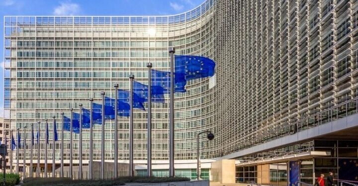 Κομισιόν για το σχέδιο των ΗΠΑ της επιβολής δασμών 50% στο ρωσικό πετρέλαιο