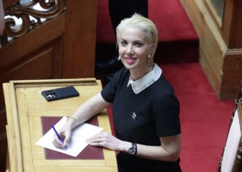 Σαντορίνη: Έτοιμη να υποδεχθεί τους επισκέπτες της