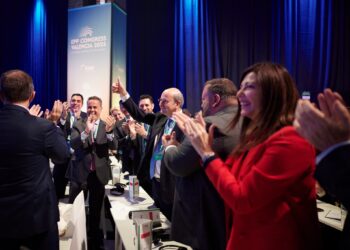 Κωστής Χατζηδάκης - δίνει μάχες