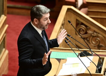 Ο Ανδρουλάκης μεταξύ Σκύλλας και Χάρυβδης