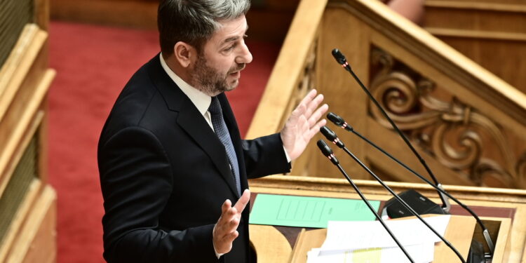 Ο Ανδρουλάκης μεταξύ Σκύλλας και Χάρυβδης