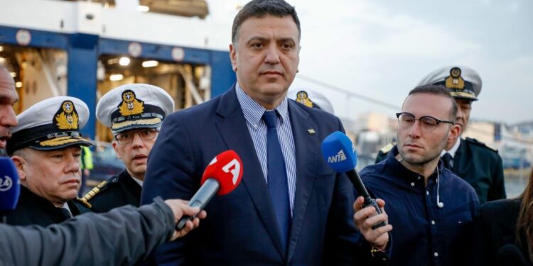 Σημαντικές εκπτώσεις στα ακτοπλοϊκά εισιτήρια για τις οικογένειες και στα ταχύπλοα