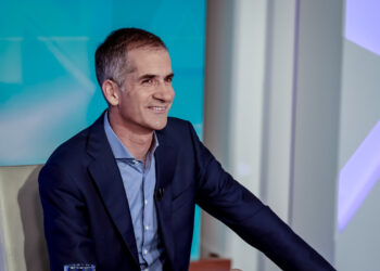 Το απολαμβάνει