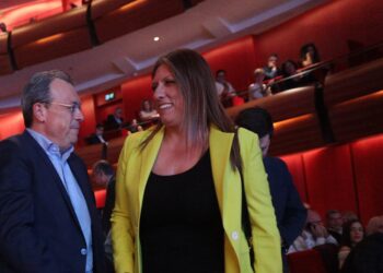 Σφοδρή σύγκρουση πάνω από τη διαρκή διαρροή ψηφοφόρων