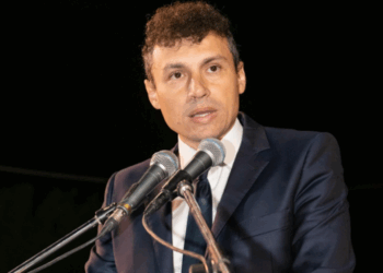 «Μπορούμε να πούμε, με το κεφάλι ψηλά ότι επί των ημερών μας, ο Δήμος γύρισε σελίδα»