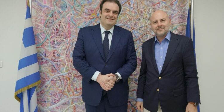 Συνάντηση του Υπουργού Οικονομικών Κ. Πιερρακάκη με τον πρόεδρο του ΤΕΕ Γ. Στασινό