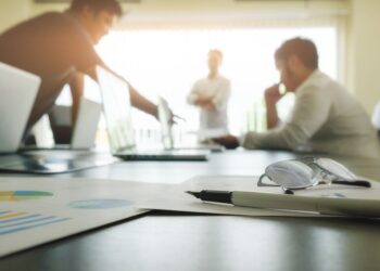 Κάτω από τη βάση οι 10 μεγαλύτεροι δήμοι της χώρας