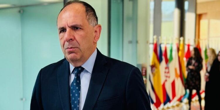 Συνάντηση Γεραπετρίτη με τον Ούγγρο ομόλογό του