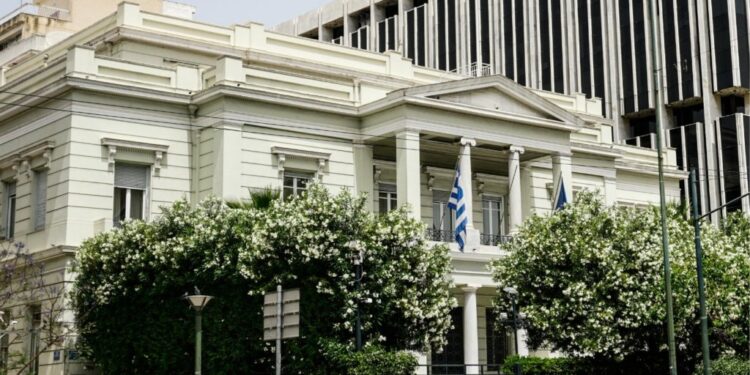 Εκκένωση 16 Ελλήνων πολιτών από το Ιράν υπό εξαιρετικά αντίξοες συνθήκες