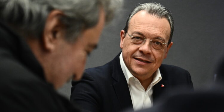 Σε υπαρξιακό σταυροδρόμι ο ΣΥΡΙΖΑ αναζητά πυξίδα