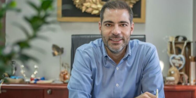 Ο Δήμαρχος Αλίμου άφησε χωρίς μεροκάματο 120 οικογένειες