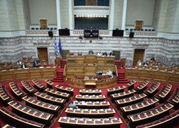 Η δημοσκοπική ανάκαμψη της κυβέρνησης και η αμηχανία της αντιπολίτευσης