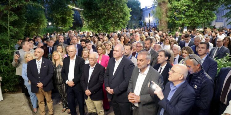 Μόνο ο Άδωνις…