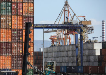 Κατά 31,6% μειώθηκε το έλλειμμα του εμπορικού ισοζυγίου τον Μάιο