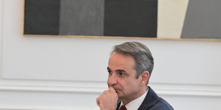 Σύμμαχος του Μαξίμου το… ελληνικό καλοκαίρι