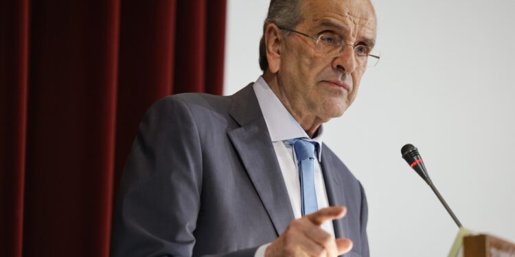 Παρατηρητήριο εξουσίας: Υπουργός στο περιθώριο