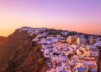 Αύξηση 1,94% στις αφίξεις και 1,87% στις διανυκτερεύσεις σημειώθηκε τον Μάϊο εφέτος στα τουριστικά καταλύματα