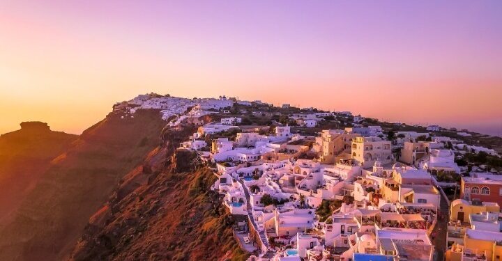 Αύξηση 1,94% στις αφίξεις και 1,87% στις διανυκτερεύσεις σημειώθηκε τον Μάϊο εφέτος στα τουριστικά καταλύματα