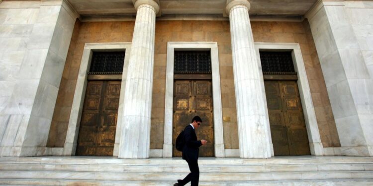 Κατά 5 δισ. ευρώ αυξήθηκαν οι καταθέσεις των ιδιωτών στην Ελλάδα τον Ιούνιο