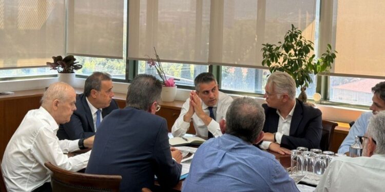 Το σχέδιο αποκατάστασης του ελατοδάσους στην περιοχή Φενεού-Καστανιάς Κορινθίας αντικείμενο σύσκεψης σήμερα στο Υπουργείο Περιβάλλοντος και Ενέργειας