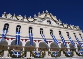 Το δείπνο του ΚΜ με 94χρονο μεγιστάνα των Media στην Τήνο