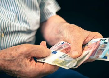 Τέλη Αυγούστου η καταβολή για ΟΑΕΕ, Δημόσιο, ΙΚΑ και ΝΑΤ