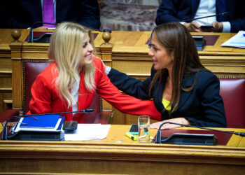 Ψηφίστηκε το νομοσχέδιο για την κοινωνική αντιπαροχή και την ισόβια τριτεκνική ιδιότητα