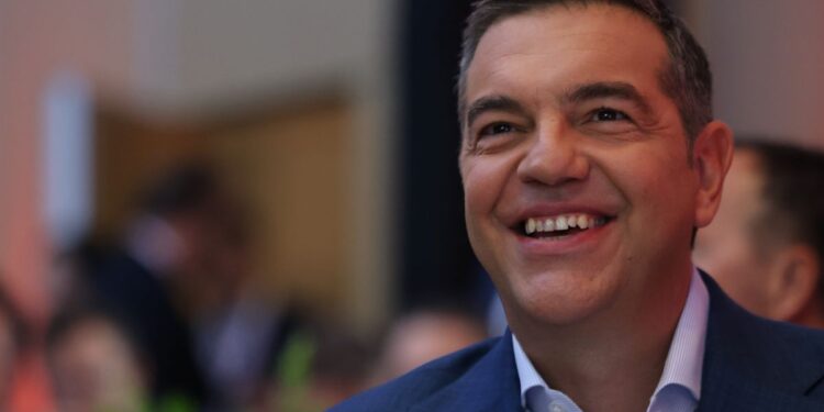 H πρώτη kolotoumpa Τσίπρα μετά το rebranding