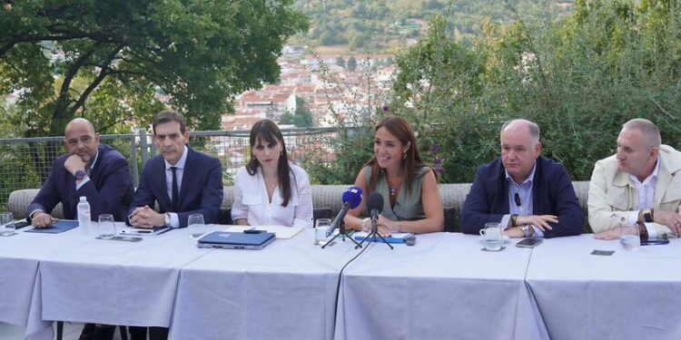 Εξορμήσεων συνέχεια για τα στελέχη της ΝΔ