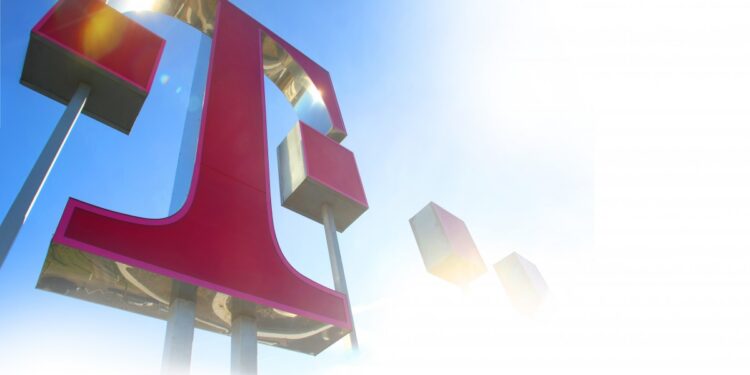 Πουλήθηκε η Telekom Romania Mobile Communications