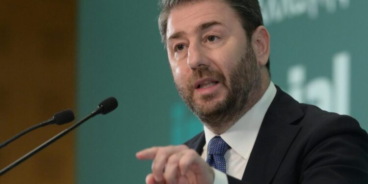 Παρατηρητήριο εξουσίας: Νέα γκρίνια για Ανδρουλάκη