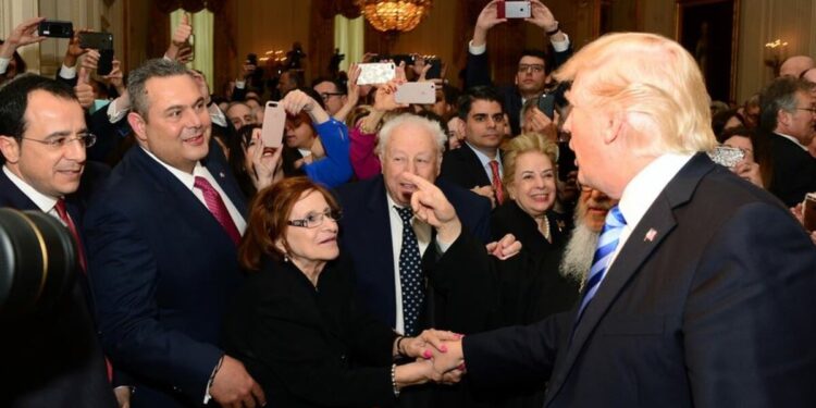 «Τραμπ-ικές σχέσεις, αλλά χωρίς τα τηλέφωνα