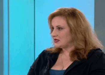 Παραίτηση με αιχμές…