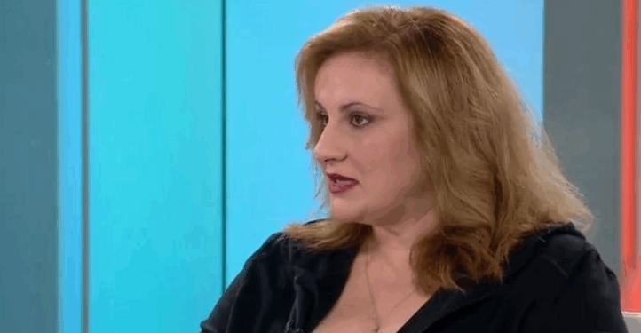 Παραίτηση με αιχμές…