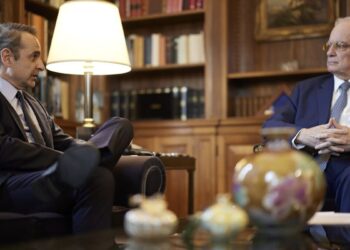 Μειώνουμε τους φόρους και αυξάνουμε τους μισθούς