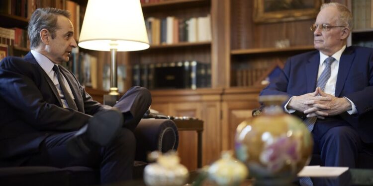 Μειώνουμε τους φόρους και αυξάνουμε τους μισθούς
